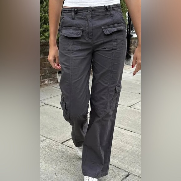 Brandy Melville Kim Cargo Pants - Picture 1 of 4